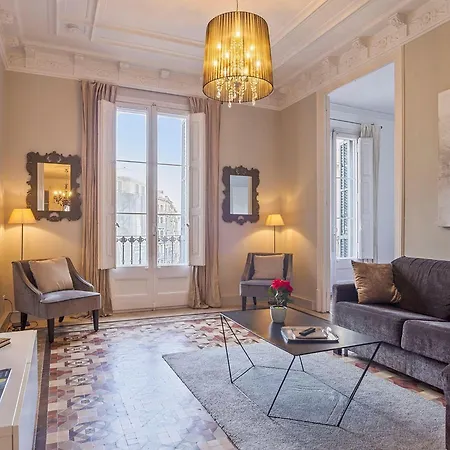 Luxurious For 9 People Recently Renovated In The Center Of *