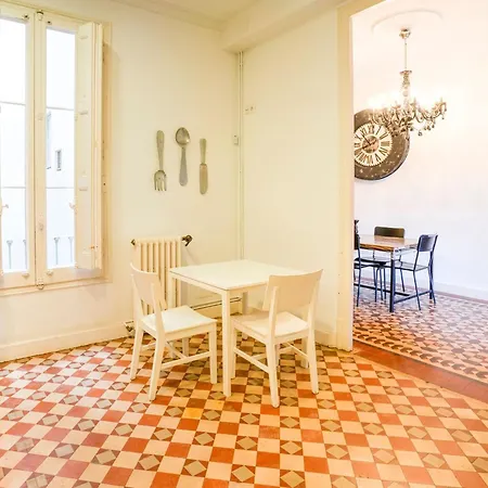 Luxurious For 9 People Recently Renovated In The Center Of Barcelona