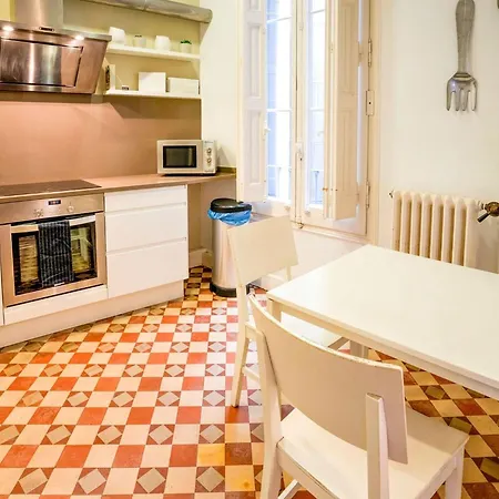 Villa Luxurious For 9 People Recently Renovated In The Center Of *