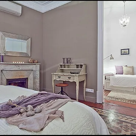 Luxurious For 9 People Recently Renovated In The Center Of Villa