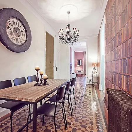 Luxurious For 9 People Recently Renovated In The Center Of Villa