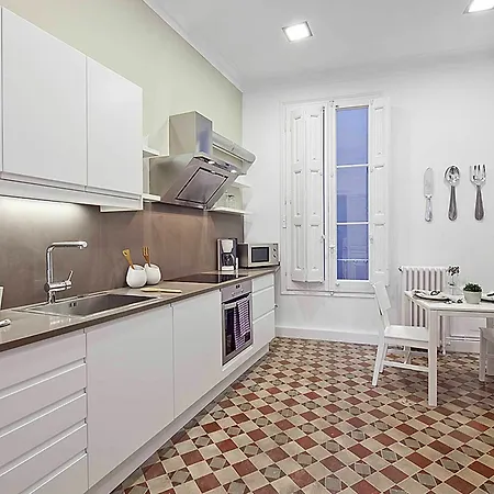 Luxurious For 9 People Recently Renovated In The Center Of Barcelona