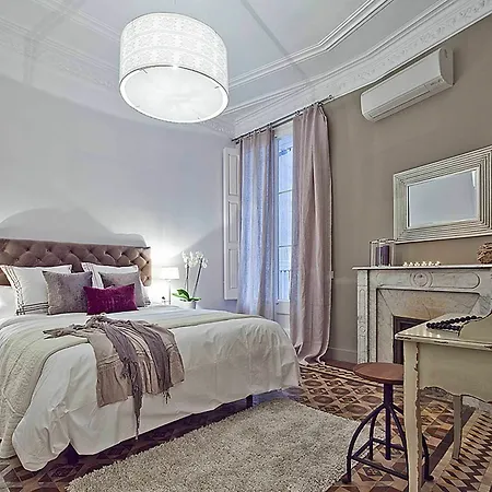 Villa Luxurious For 9 People Recently Renovated In The Center Of Barcelona